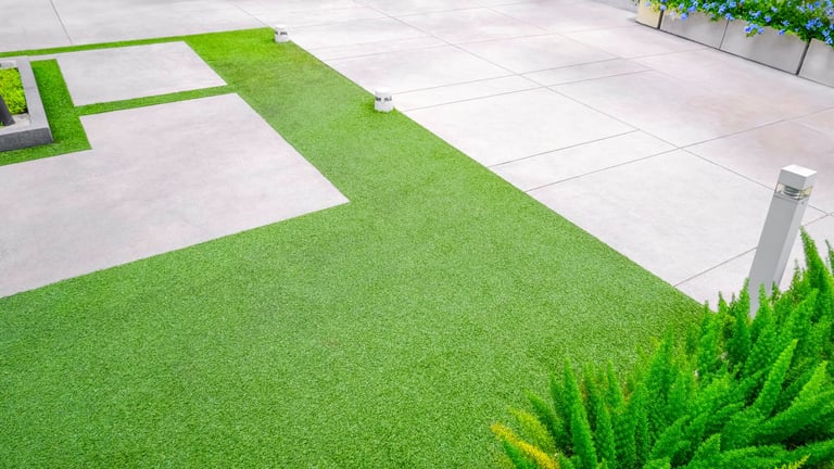 Professional putting green